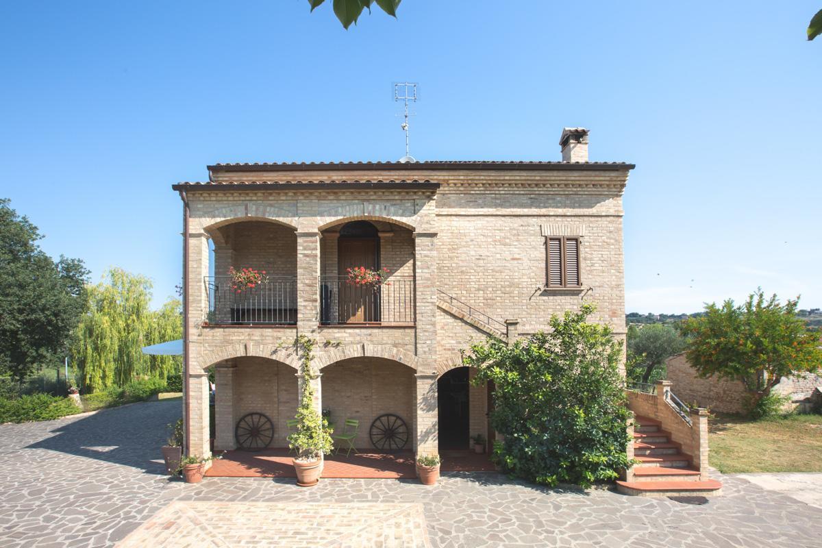 Bed And Breakfast Aratro & Rosmarino Civitanova Marche Exterior foto